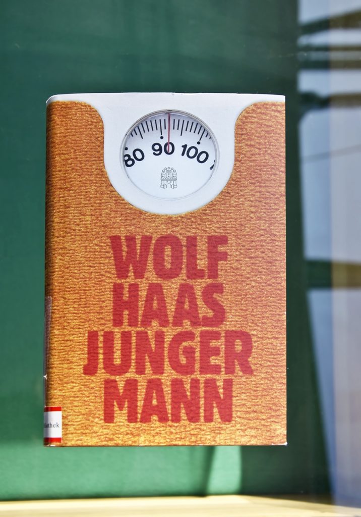 Okłada książki Wolf Haas Junger Mann