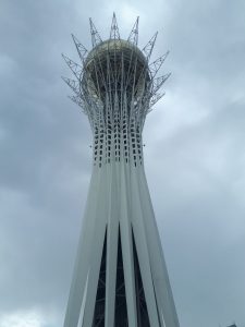 Bäjterek - wieża widokowa w samym centrum Nur-Sułtan