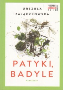 Okładka książki Patyki, badyle, na białym tle rozrzucone różne części roślin