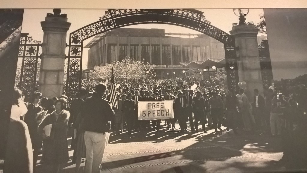 Protest. Zdjęcie archiwalne z wystawy stałej dot. historii UCB prezentowanej w Sproul Hall