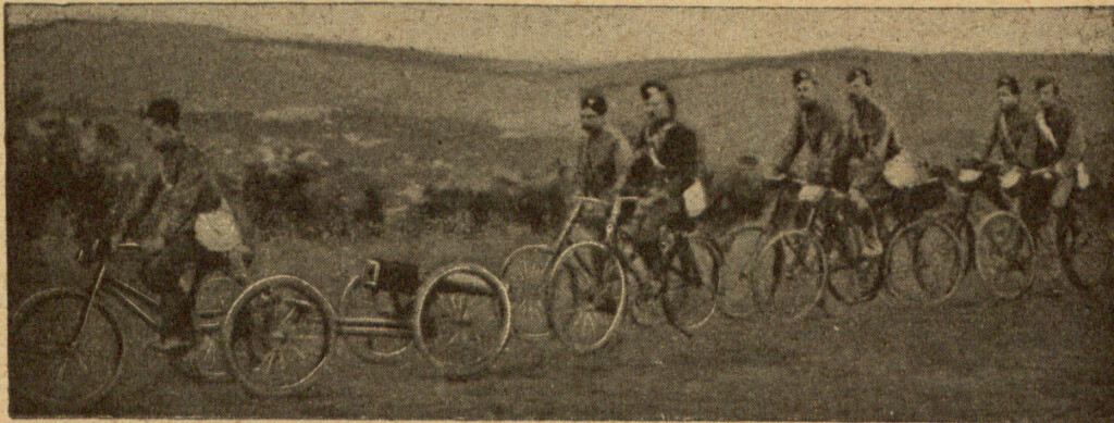 Oddział cyklistów z działem Maxima na trycyklu