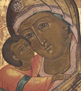 zbliżenie na sportretowane w ikonie twarze objętych Matki Boskiej i Dzieciątka Jezus