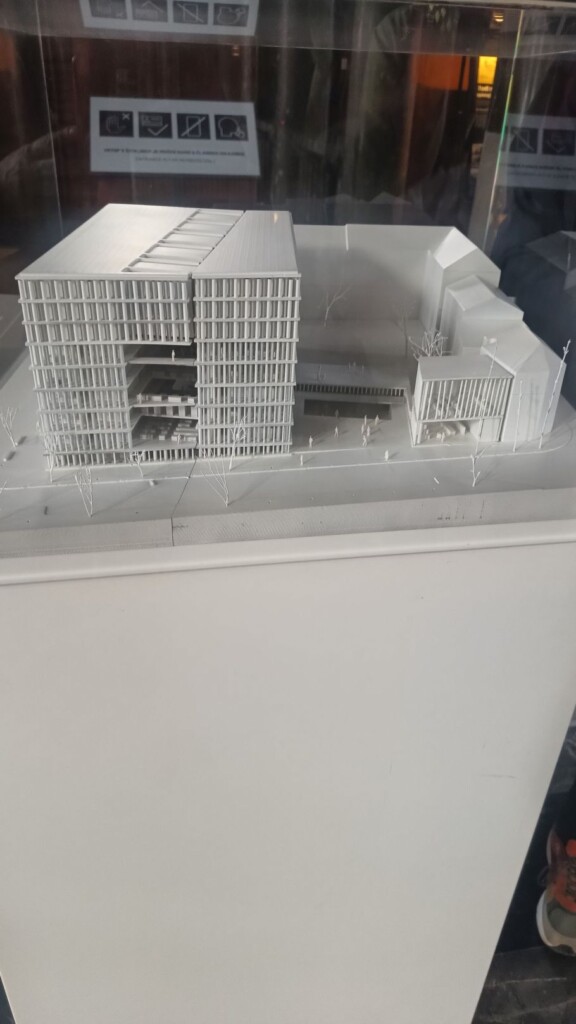 model architektoniczny budynku użyteczności publicznej