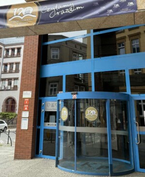 wejście do nowego budynku Książnicy Pomorskiej